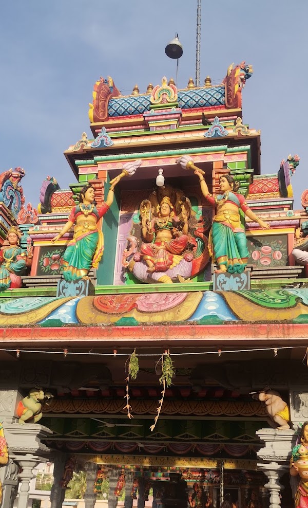 Sri Maha Mariamman Temple, Gem...