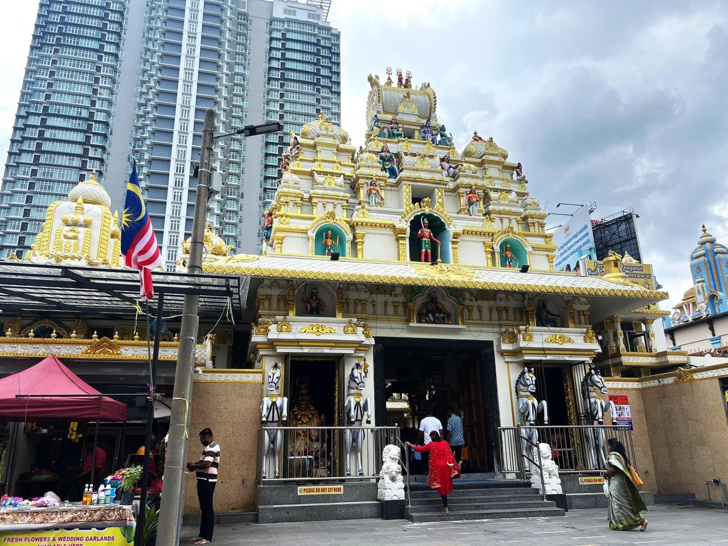 Sri Maha Muneeswaran Alayam